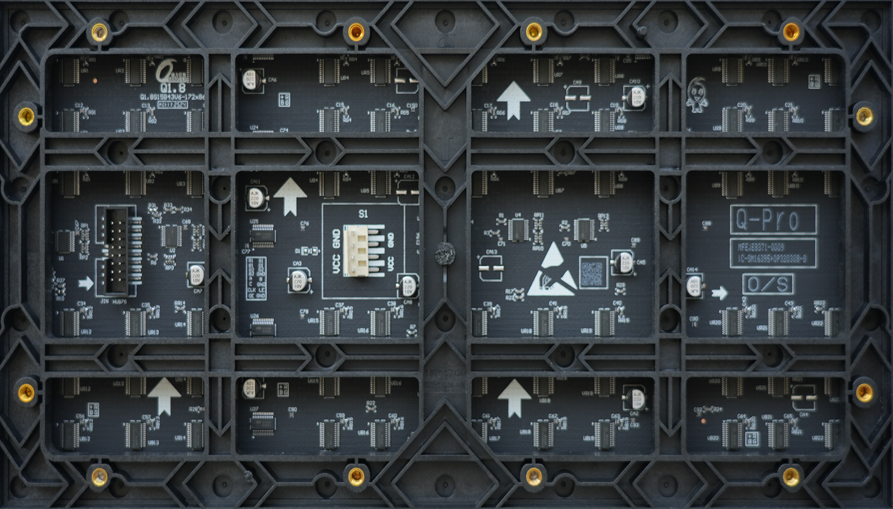 P1.8  بورد شاشات داخلي