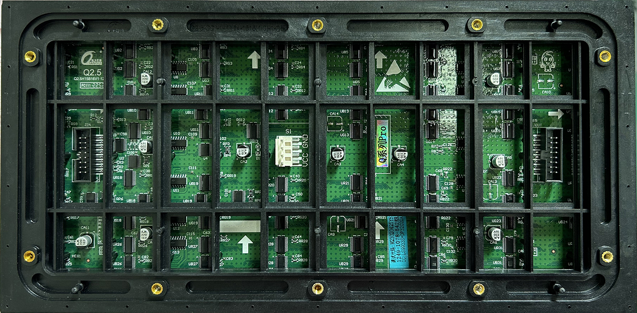 p 2.5  بورد شاشات  خارجي